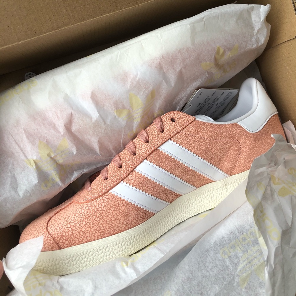 NWT 🌷 Adidas Gazelle Shoes - Picture 4 of 5